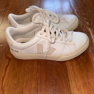 Veja sneakers- White Natural Suede